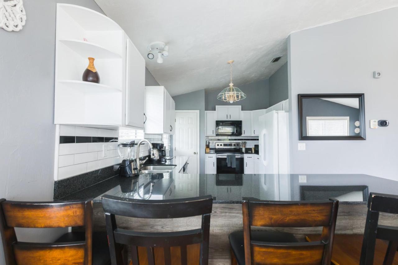 Five Bedroom Home In The Heart Of St Aug Beach セント・オーガスティン エクステリア 写真