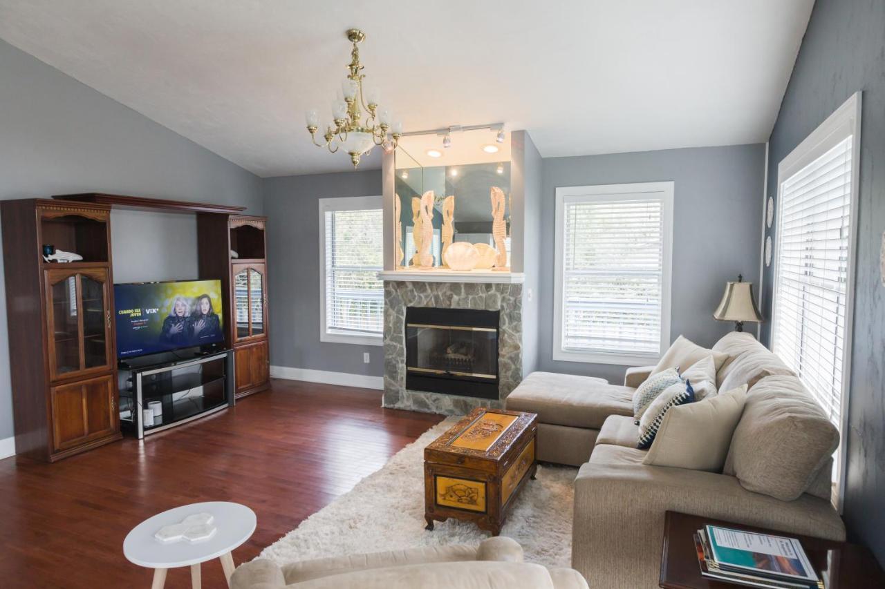 Five Bedroom Home In The Heart Of St Aug Beach セント・オーガスティン エクステリア 写真