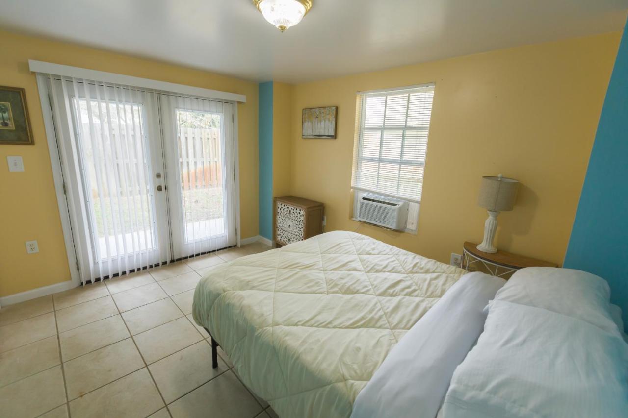Five Bedroom Home In The Heart Of St Aug Beach セント・オーガスティン エクステリア 写真